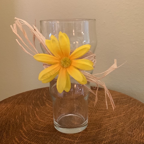 4 12oz Glasses with Raffia and Yellow Daisy - Picture 4 of 6